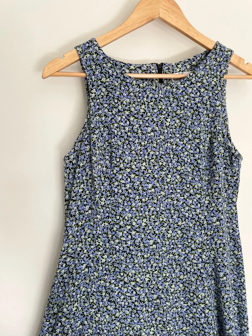 Vintage dainty floral dress - Picture 2 of 5